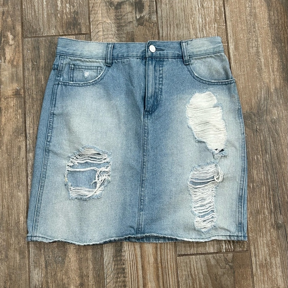Women’s size 25 Forever 21 Distressed Jean Skirt Denim Skirt